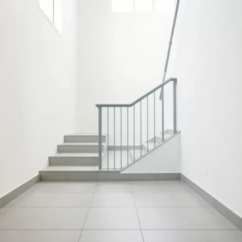 Ile czasu zajmuje sprzątanie klatki schodowej w bloku